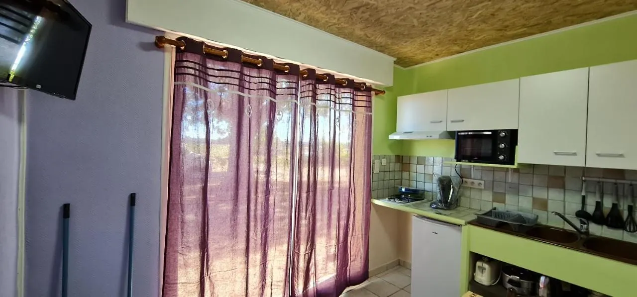 Holiday home Studio 2 Personnes Avec Piscine Villa Jonquieres  France
